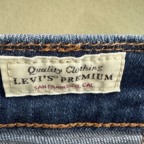 Levi's Slim Fit Blue Jeans - Picture 4 of 4